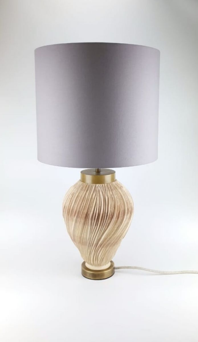 Настольная лампа